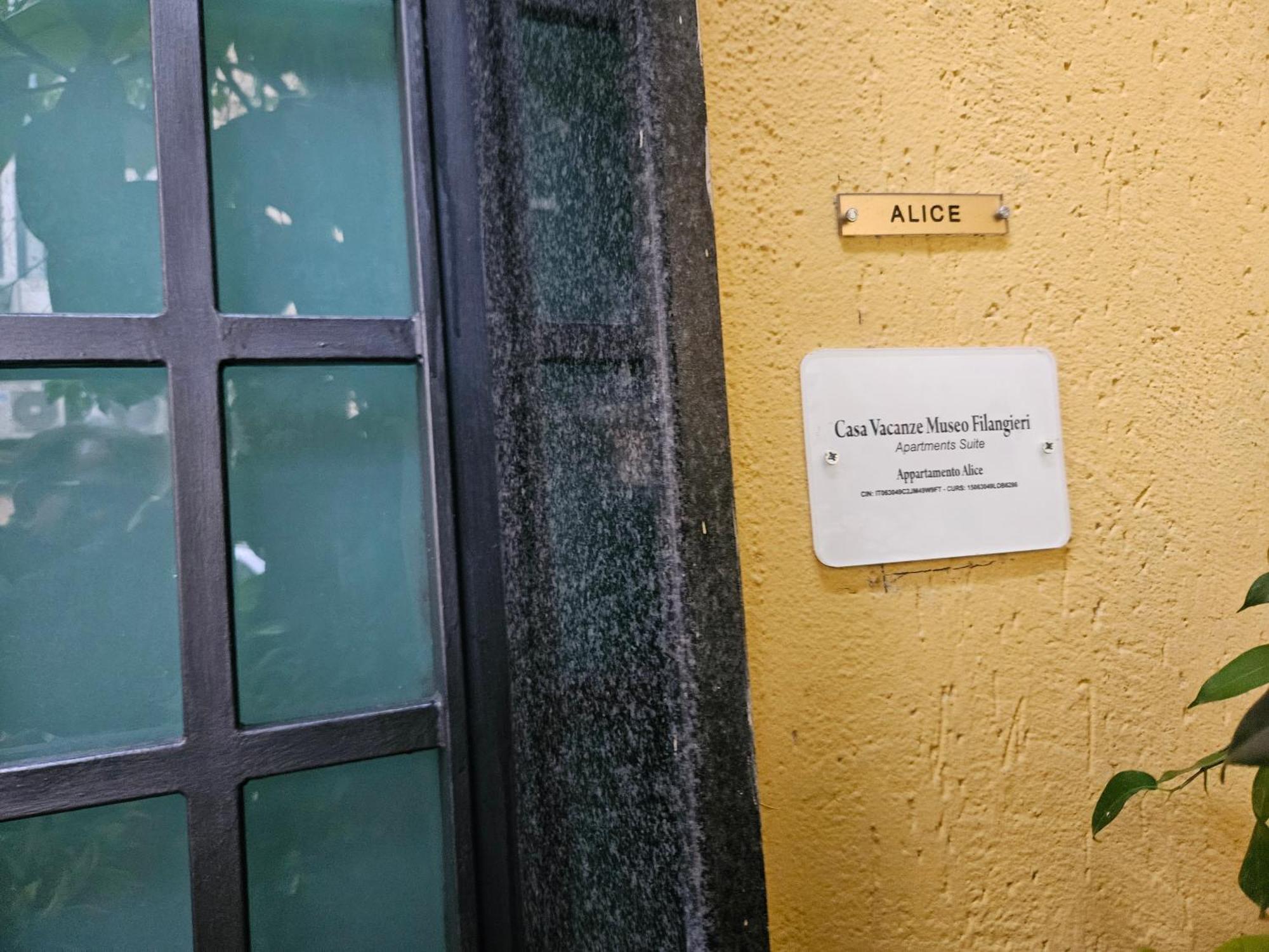 Museo Filangieri Suite Nápoles Exterior foto